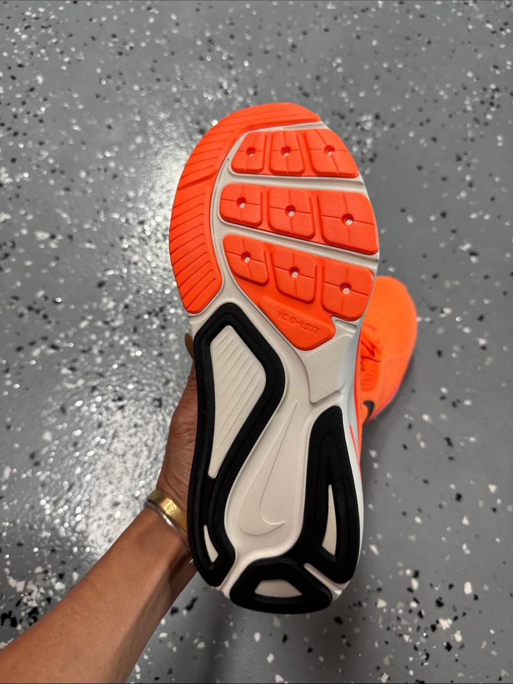 NEW! Nike Structure 26 Running Shoes Total Orange - Picture 6 of 6